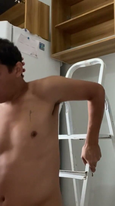 Giving it to the skinny guy with a condom | Clip 2