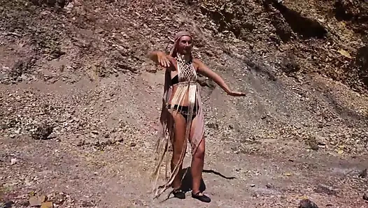 Hills'te Otherland dansı