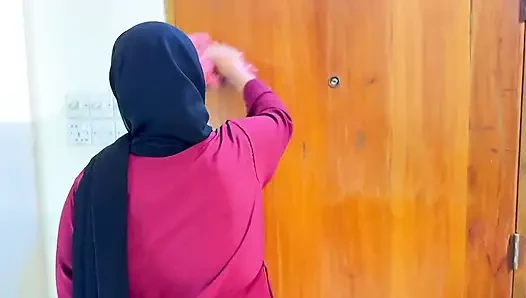 When stepfather is not at home then stepson fucks his stepmother badly