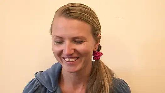 Sensationelle blondine wird von ihrem stiefbruer gefickt