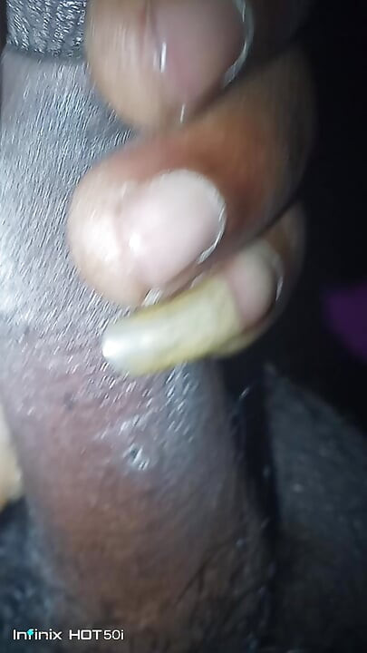 En tonårspojke tittade på en sexvideo medan han satt i sitt sovrum och hade sex med händerna.