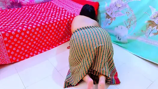 Beautiful Half Naked Hot Stepmom Stuck Under Bed & Show Her Big Ass to Make Me Hot for Get Anal Fuck