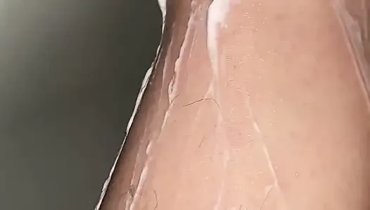 Cewek dengan lebat lagi cukur lebat - close up