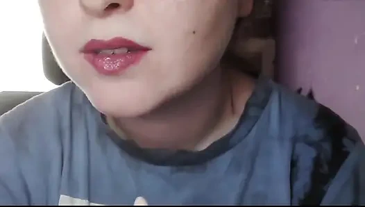 Fetish bibir dan lipstik
