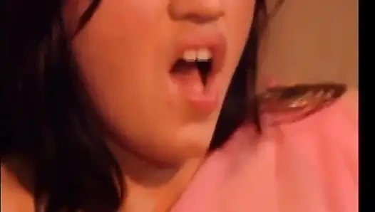 Orgazm arayan üç edepsiz lezbiyen kız!