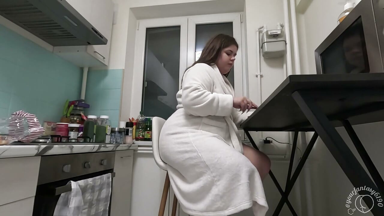 Midnatt äta och prutande högt och vått