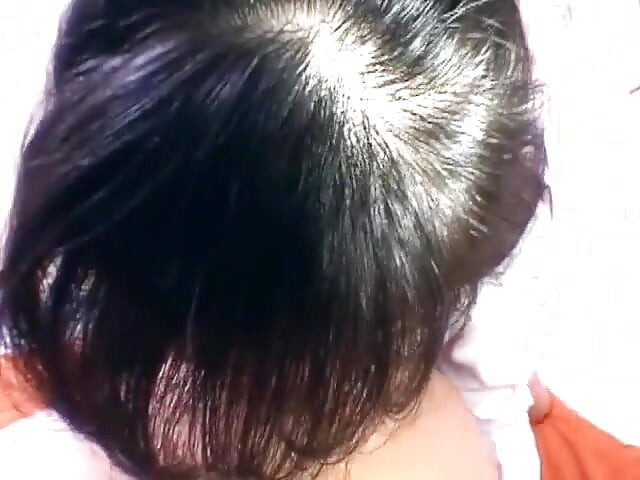sharaarti larki sahpaathi ke saath jordaar masti kar rahi hai
