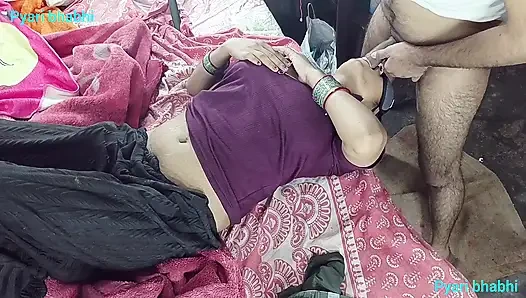 Трах киски задницей, член, сосание киски, сосание груди, сосание молока из груди и сидение на члене раком и лежа прямо на хинди аудио