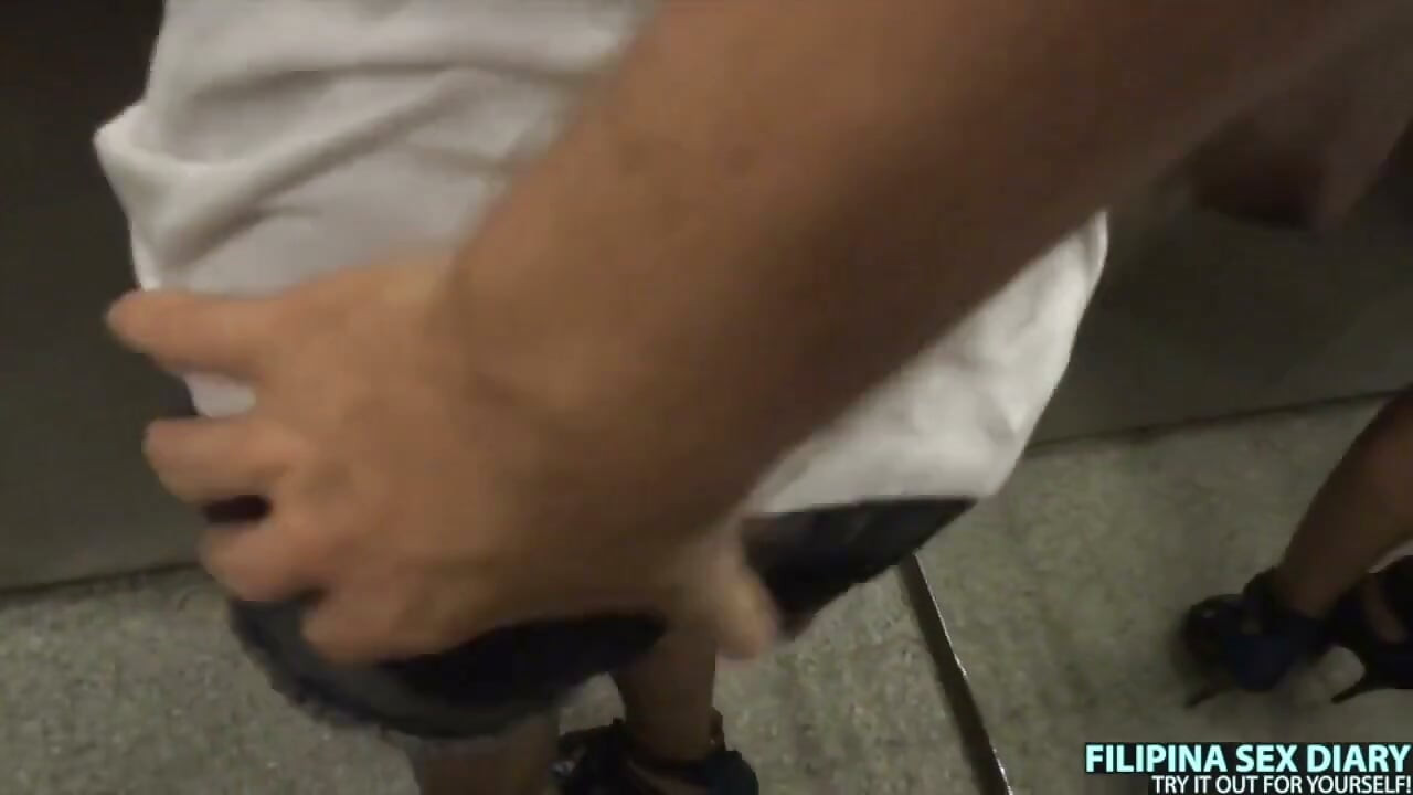 Sexy asiática chupa pau grande