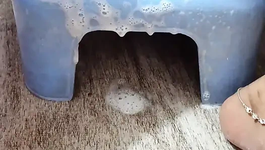 Bhabhi bathing on camra