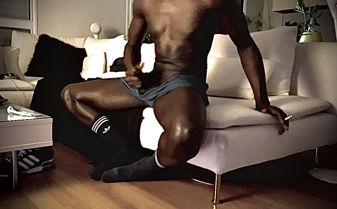 Handjob on my couch in front of a porn at night