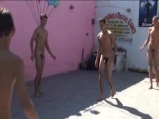 Chicos brasileños desnudos de fútbol
