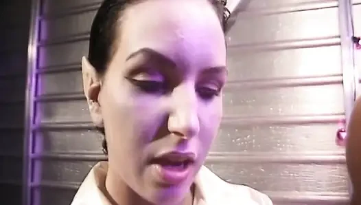 Ahegao si cewek nakal kulit hitam dientot habis-habisan sama kontol besar pria kulit hitam sampai tenggorokan