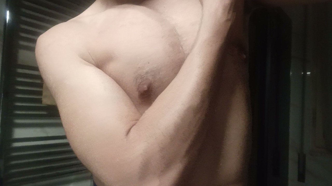 I'm searching someone to have love with, please contact me