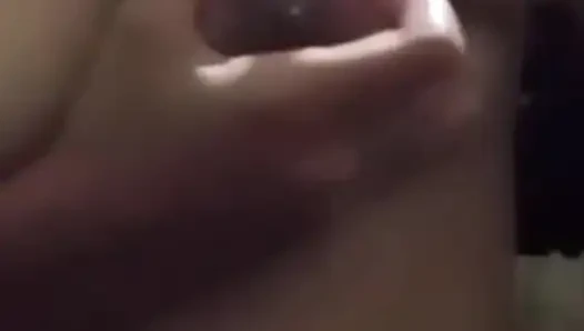 sayang temenin aku mandi ya, kemarilah isap putingku