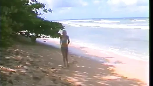 Si cantik stephanie rage dan nina deponca lagi asik seks lesbian di pantai hawaii