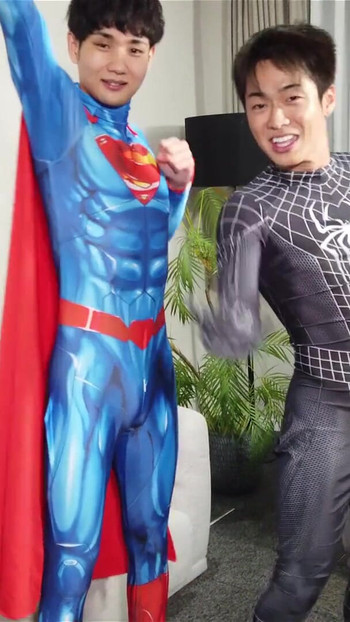 Moment memorabil de la "Spiderman X Superman Sexy Costum Joc de Roluri"