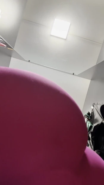 Key moment from "FITTING ROOM secret camera CHANGED ROOM Try-On Haul - Leggings & Crop Tops Edition"