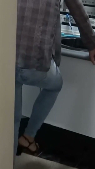 The stepson of the maid makes a great cumshot on my wife's ass with her jeans on | Clip 1