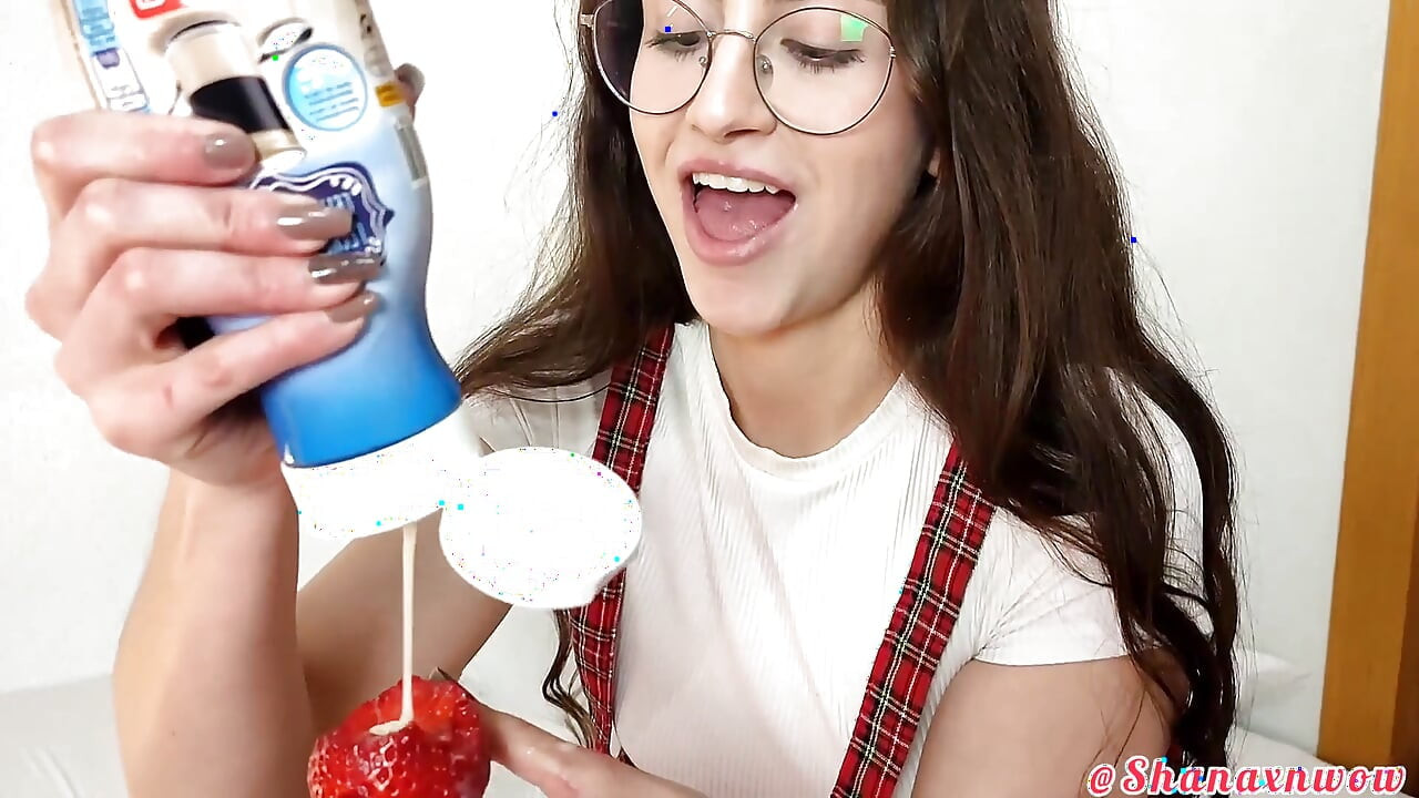 Truskawki z Shana Food Fetish