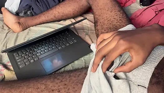 Ich sehe mir mein heißes freundin-video an und genieße mein muschitoy