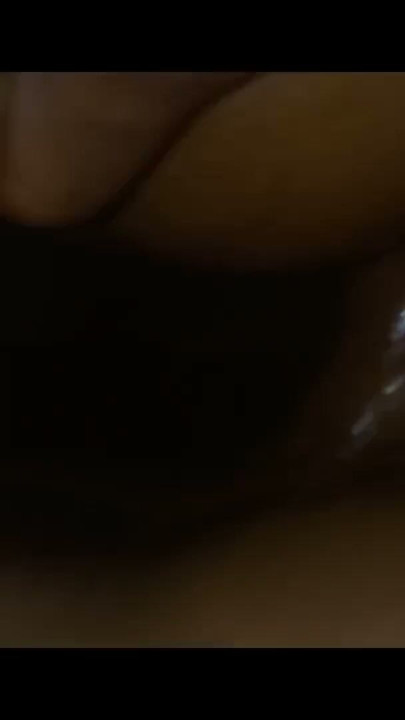 Bhabhi önce göğüslerini sıktı sonra iyice sikildi | Klip 1