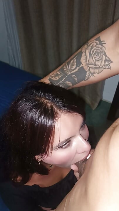 FUCKING BAREBACK AFTER MY NEIGHBOR INVITES ME TO HIS HOUSE TO WATCH NETFLIX