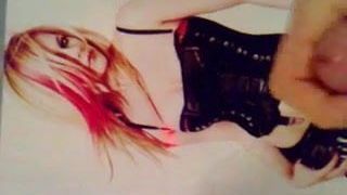 Кончаю над Avril Lavigne