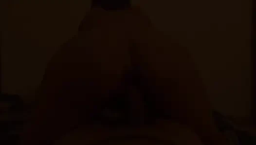 Ini tetap di antara kami, tolong jangan beri tahu suamiku. Sepasang saudara tiri!