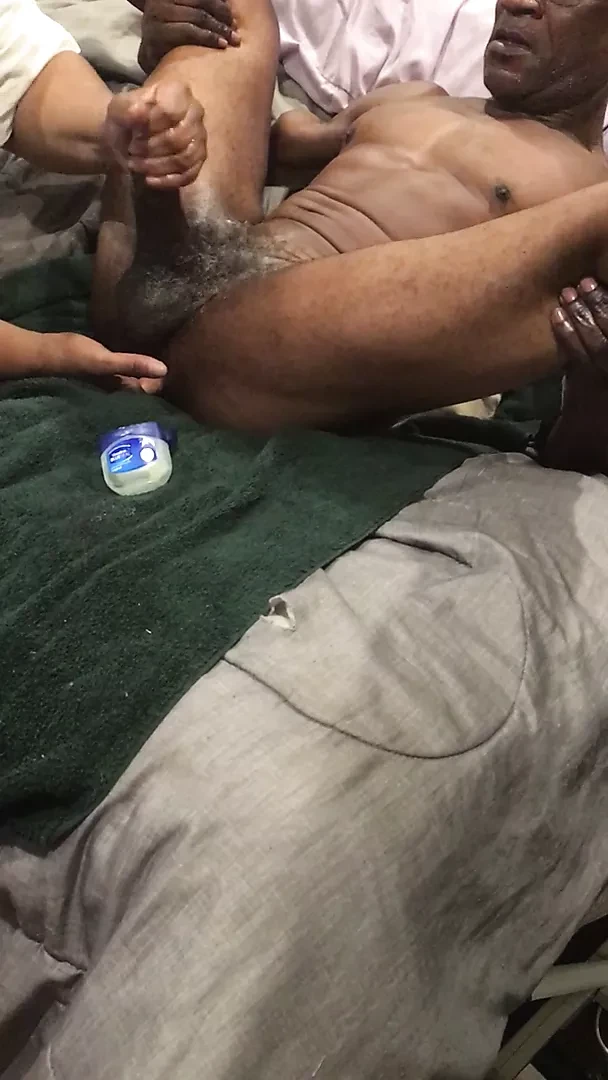 Blk man getting handjob n fingered by girlfriend
