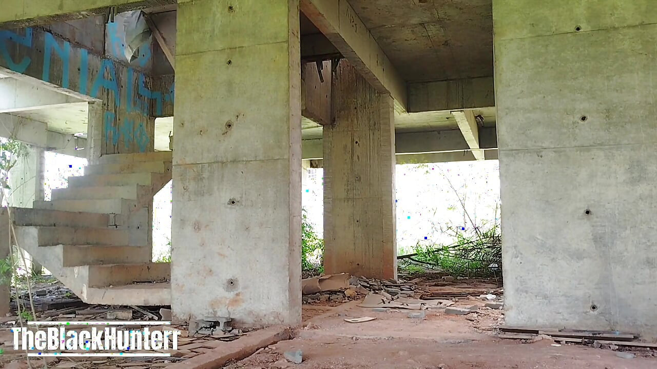 Ugly a Big Dildo in My Ass in Construction