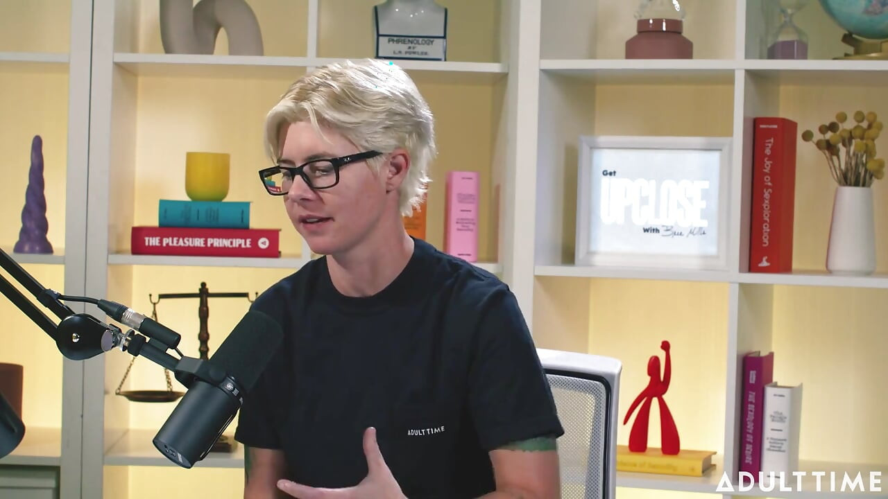 Khloe Kingsley phun nước trên máy ảnh & cờ đỏ | Podcast thời gian dành cho người lớn