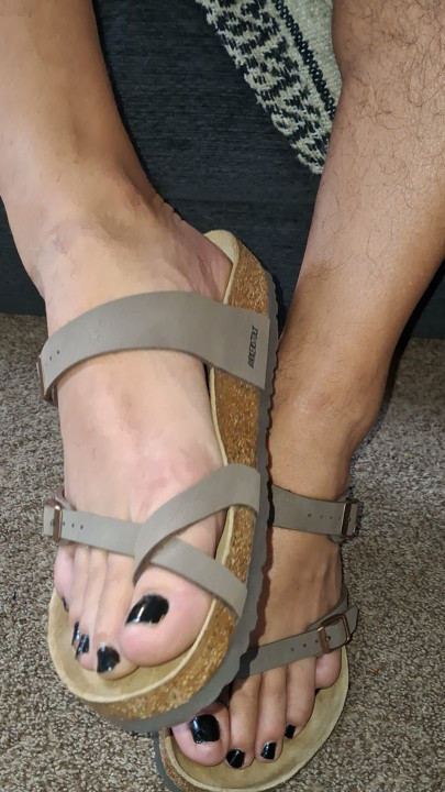 Take off my sandals and put my toes in your mouth