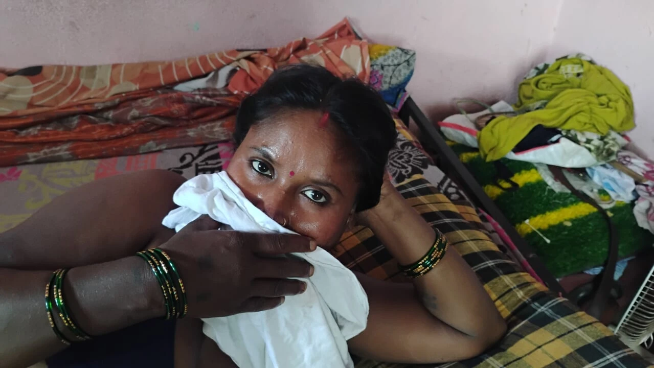 Sateli Bhabhi Ji Ko Raat Me Bohat Maje Manaya Tab PeLa