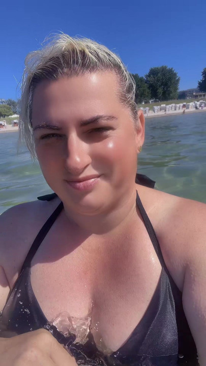 Вода на пляже Балтийского моря