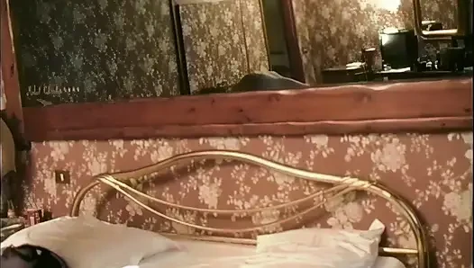Gadis Rasta Melengkung Kacau di Kamera