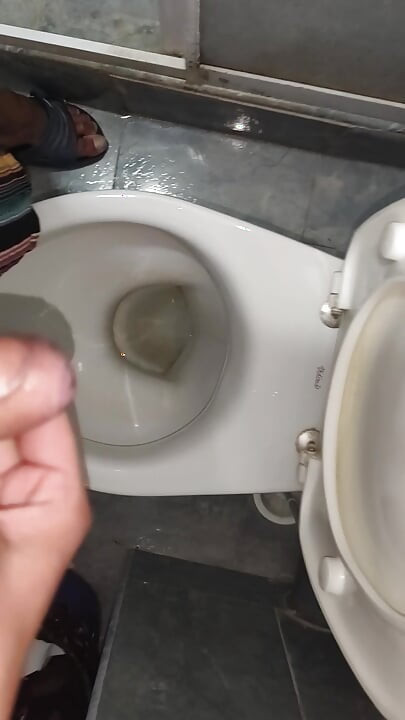 Beautiful Twink Jerks off in a Toilet