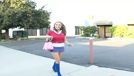 Sexy teen wird gefickt und im eiswagen gesichtsbesamt