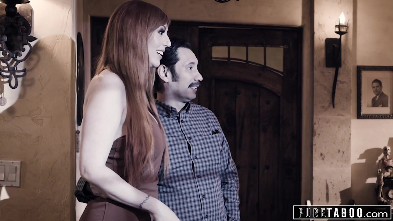 欲求不満のカップルはベビーシッターとセックスしたい