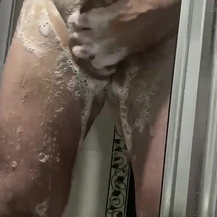 1-) Turkish Bathroom Shower and Big Ejaculation.foot:)
