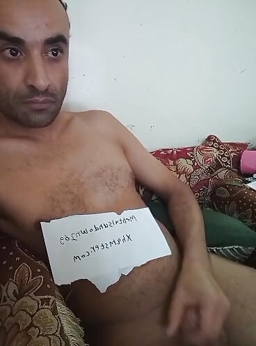 Sexy čůrák se snaží masturbovat