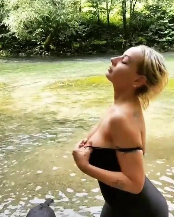 Serbisk blond milf nevena