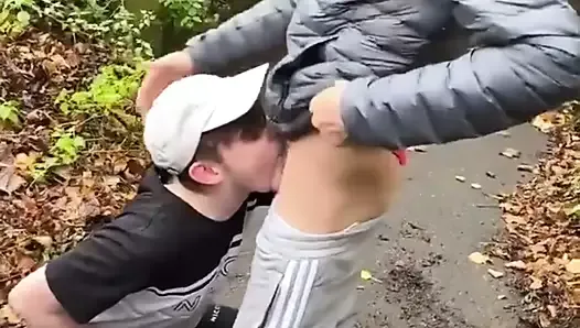 2 chavs outdoor blowjob