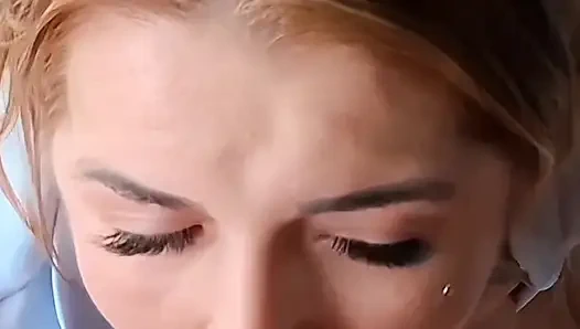 Грубый секс вместо пустыни после обеда - блондинка Gostosa готова к скачке наездницы и раком в видео от первого лица