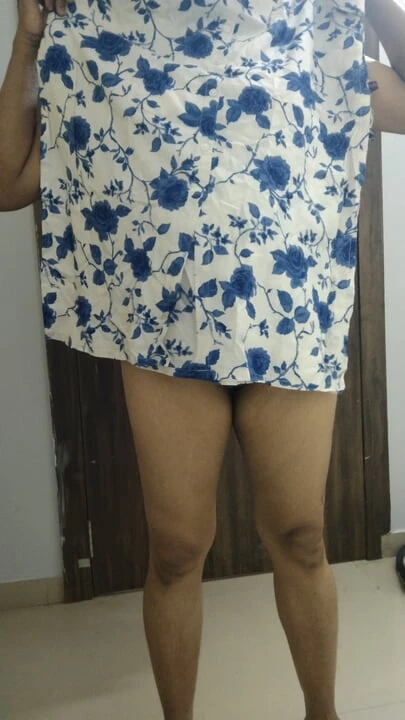 Aunty showing boob