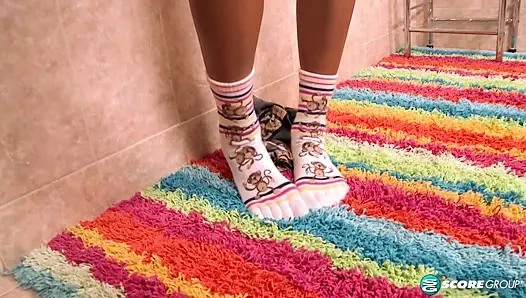 Little Asian cutie Keeani gives a foot job