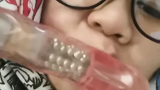 Bakış açısı : Endonezyalı viral kız odasında