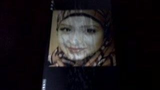 Шумаильский камшот на лицо в хиджабе