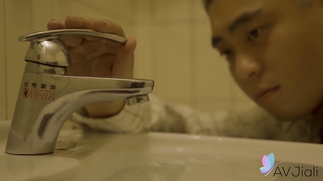 Jinbaona Rents an Apartment with a Lovely Ghost Who Gives Blowjobs