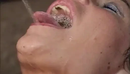 Fransız hatunlarla amını parmaklama ve yalama seansı